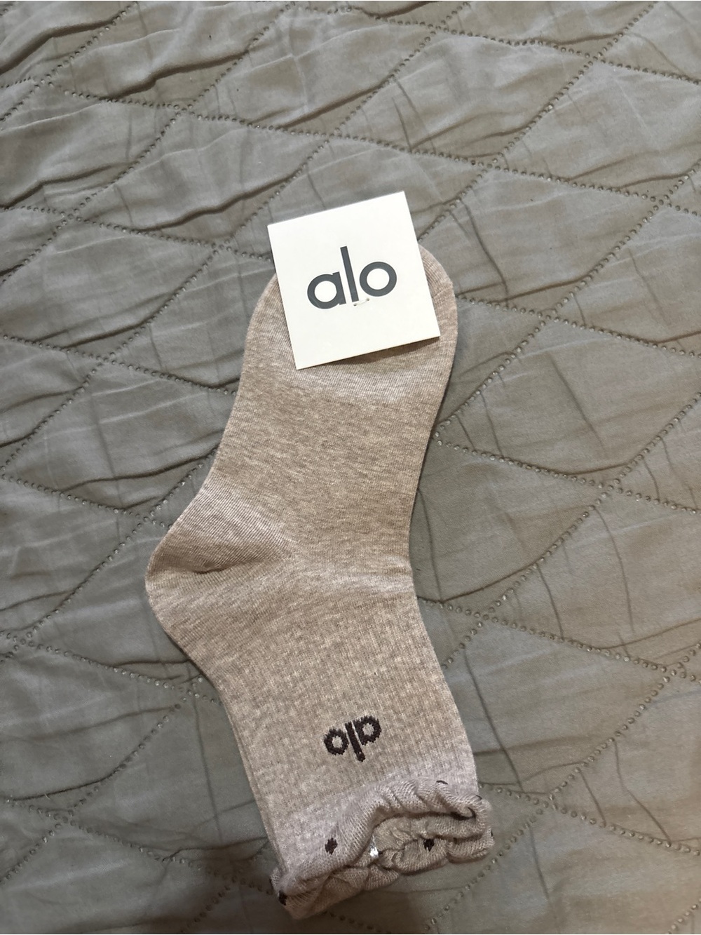 ALO Yoga Women’s No-Show Sock in Light Taupe